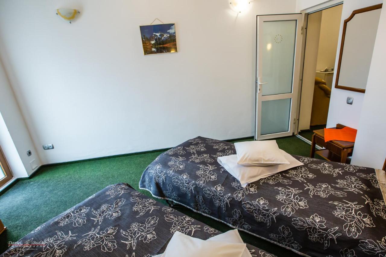 Pensiunea Vila Europa Дева Екстериор снимка
